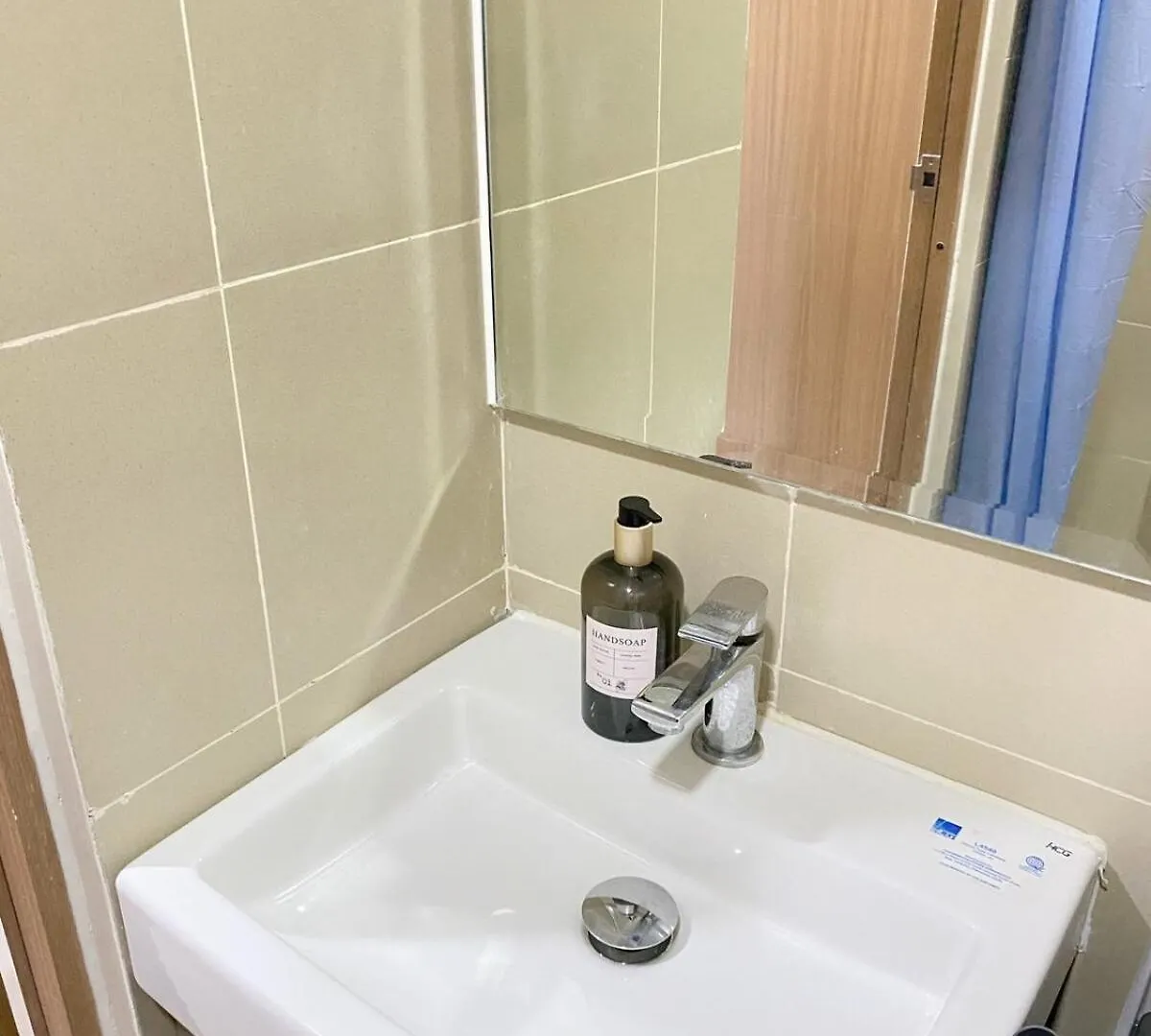 Apartment Shore 3 - Unit Kyra - Brand New Unit Manila